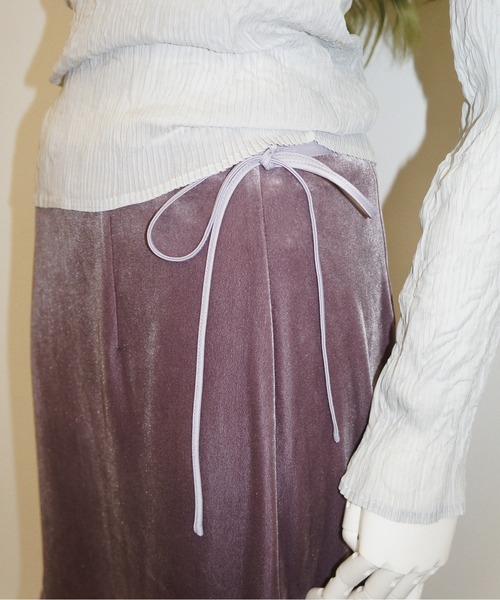 musubore(ムスボレ)の「frill velours midi skirt / ベロアフリルミディスカート(スカート・レディース・パープル/グリーン・1/0)」の18枚目の写真