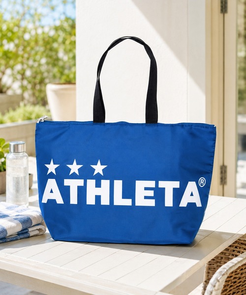 ATHLETA(アスレタ)の「≪ATHLETA≫夏のまとめ持ちもスマートに!冷気を逃がしにくい保冷仕様と、荷物をまとめやすい横長シルエットが魅力のしっかり入る大容量保冷トートバッグLサイズ(トートバッグ・レディース・イエロー/グリーン/ブルー/ブラック・L)」の4枚目の写真