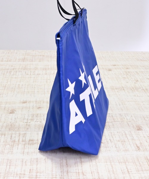 ATHLETA(アスレタ)の「≪ATHLETA≫夏のまとめ持ちもスマートに!冷気を逃がしにくい保冷仕様と、荷物をまとめやすい横長シルエットが魅力のしっかり入る大容量保冷トートバッグLサイズ(トートバッグ・レディース・イエロー/グリーン/ブルー/ブラック・L)」の12枚目の写真