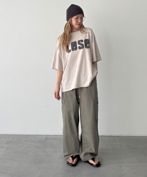 CANAL JEAN(キャナルジーン)の「Lakey Park LOSE Tシャツ(Tシャツ/カットソー・レディース・ベージュ/チャコールグレー・ONE SIZE)」の5枚目の写真
