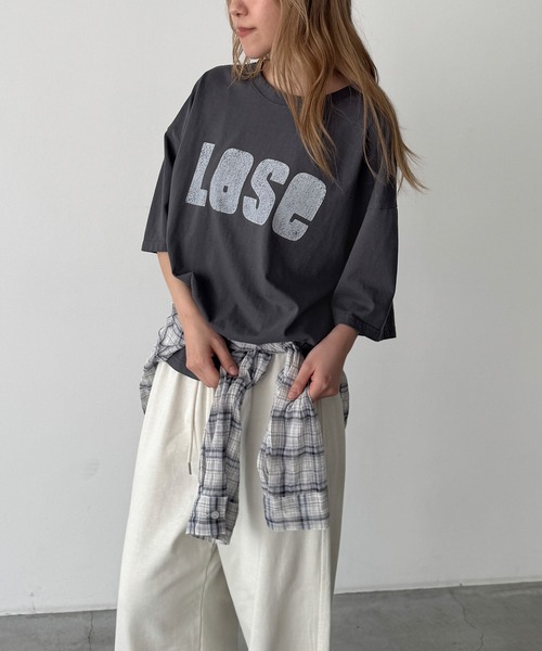 CANAL JEAN(キャナルジーン)の「Lakey Park LOSE Tシャツ(Tシャツ/カットソー・レディース・ベージュ/チャコールグレー・ONE SIZE)」の6枚目の写真