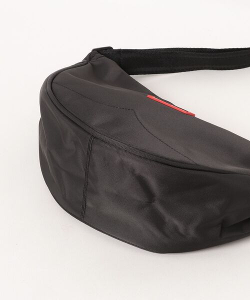HUNTER(ハンター)の「【HUNTER】ハンター CLAYMORIE NYLON SLING ショルダーバッグ(ショルダーバッグ・レディース・カーキ/ブラック・FREE)」の4枚目の写真