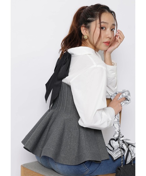 JUSGLITTY（ジャスグリッティー）の「シャツレイヤードライクニット（ニット/セーター・レディース・ネイビー/グレー・2）」の2枚目の写真