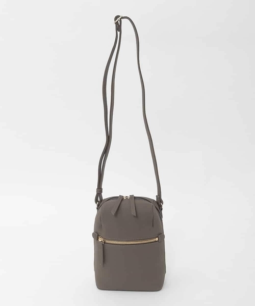 MK MICHEL KLEIN（エムケーミッシェルクラン）の「[300g以下の軽量]牛革ラウンドジップショルダーバッグ（ショルダーバッグ・レディース・ターコイズブルー/モカ/アイボリー/ブラック・00）」の4枚目の写真