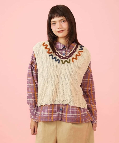 Jocomomola(ホコモモラ)の「Dibujqr サイドリボンニットベスト(ベスト・レディース・ブルー/ベージュ・40)」の18枚目の写真