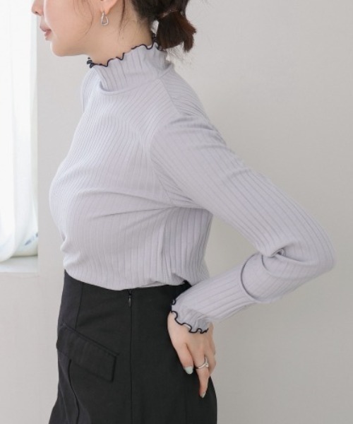 Bab(バブ)の「【ボトルネック/ハイネック 選べるデザイン】ウェーブメローリブカットソー(Tシャツ/カットソー・レディース・ライトグレー系/テラコッタ/ホワイト系その他/ベージュ系その他2・MEDIUM)」の3枚目の写真