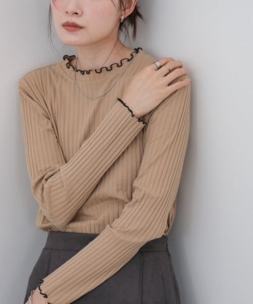Bab(バブ)の「【ボトルネック/ハイネック 選べるデザイン】ウェーブメローリブカットソー(Tシャツ/カットソー・レディース・ライトグレー系/テラコッタ/ホワイト系その他/ベージュ系その他2・MEDIUM)」の4枚目の写真