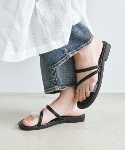 SPUR(シュプール)の「グロッシーフラットサンダル2cm -US9030 (3カラー)(サンダル・レディース・ブラック/アイボリー/キャメル・22.5cm/23cm/23.5cm/24cm/24.5cm/25cm)」の6枚目の写真
