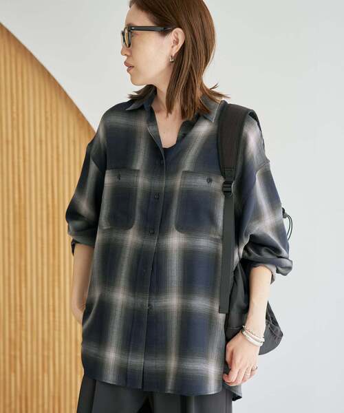 SLOBE IENA(スローブイエナ)の「《WEB限定カラーあり/追加2》ビエラチェックルーズシャツ(シャツ/ブラウス・レディース・ブラック/ネイビー/ブラウン・FREE)」の1枚目の写真