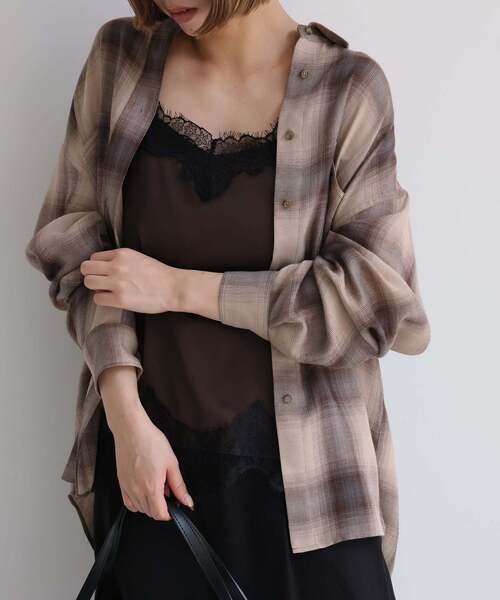 SLOBE IENA(スローブイエナ)の「《WEB限定カラーあり/追加2》ビエラチェックルーズシャツ(シャツ/ブラウス・レディース・ブラック/ネイビー/ブラウン・FREE)」の3枚目の写真