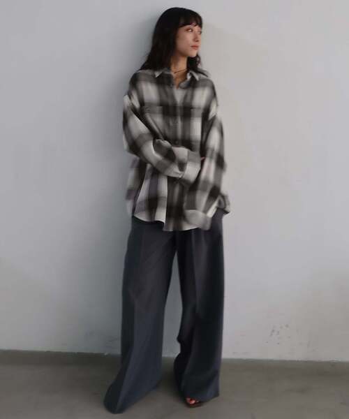 SLOBE IENA(スローブイエナ)の「《WEB限定カラーあり/追加2》ビエラチェックルーズシャツ(シャツ/ブラウス・レディース・ブラック/ネイビー/ブラウン・FREE)」の9枚目の写真