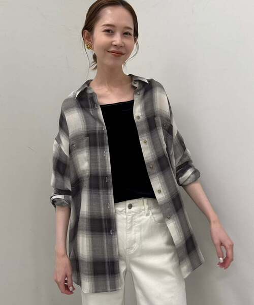 SLOBE IENA(スローブイエナ)の「《WEB限定カラーあり/追加2》ビエラチェックルーズシャツ(シャツ/ブラウス・レディース・ブラック/ネイビー/ブラウン・FREE)」の12枚目の写真