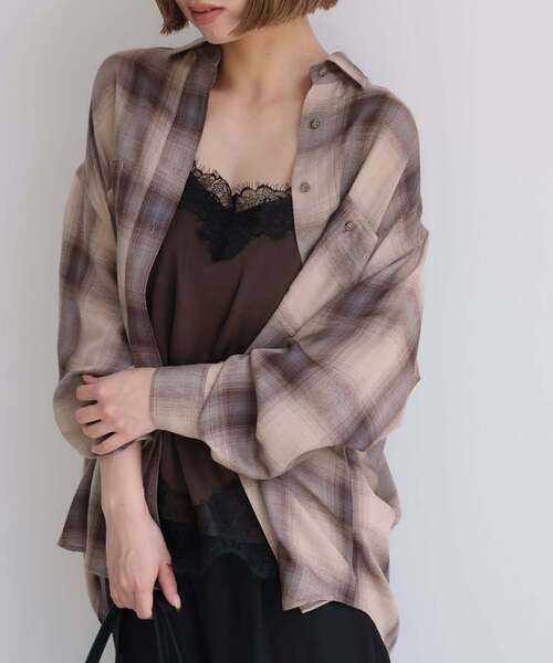 SLOBE IENA(スローブイエナ)の「《WEB限定カラーあり/追加2》ビエラチェックルーズシャツ(シャツ/ブラウス・レディース・ブラック/ネイビー/ブラウン・FREE)」の14枚目の写真