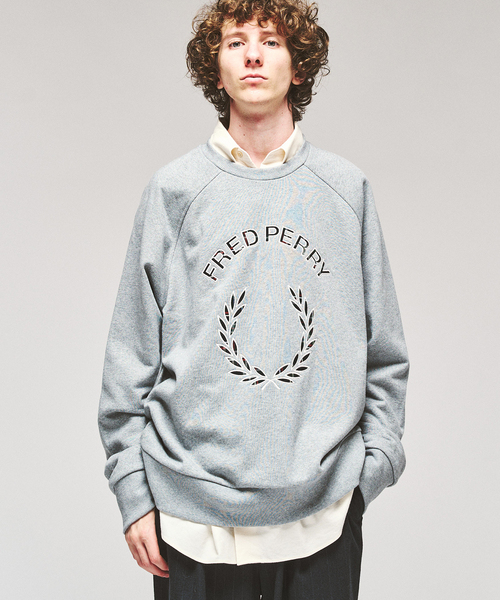 417 EDIFICE（フォーワンセブンエディフィス）の「FRED PERRY / フレッドペリー TARTAN APPLIQUE SWEATSHIRT（スウェット・メンズ・ネイビー/チャコールグレー・MEDIUM/LARGE）」の9枚目の写真