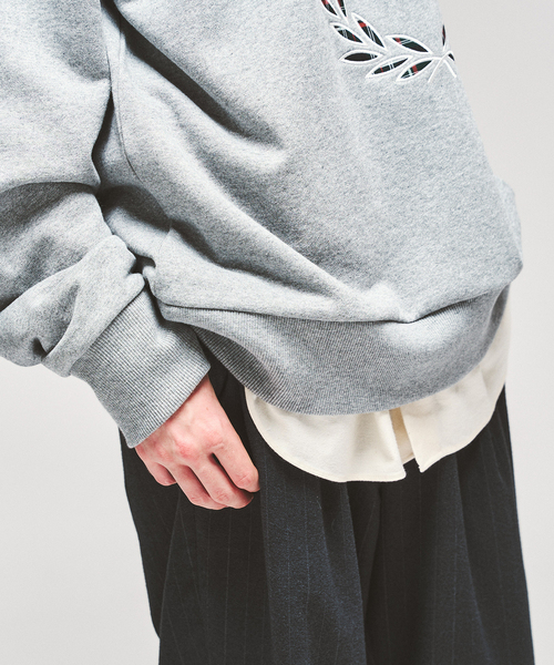 417 EDIFICE（フォーワンセブンエディフィス）の「FRED PERRY / フレッドペリー TARTAN APPLIQUE SWEATSHIRT（スウェット・メンズ・ネイビー/チャコールグレー・MEDIUM/LARGE）」の13枚目の写真