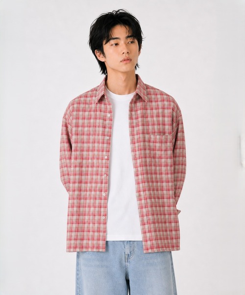 FILLIP J(フィリップジェー)の「セミオーバーサイズシャツ(Tシャツ/カットソー・メンズ・グレイッシュベージュ/ネイビー/ピンク/ブルー系その他/ダークブルー/ブルー/モカ/レッド系/ネイビー系/スカイブルー系/ダークブラウン/ベージュ/ホワイト/ブラック系1/ブラック系/ネイビー×ホワイト/ライトベージュ/ダークネイビー/ダークベージュ/チャコール/レンガ/グレイッシュブルー・LARGE/MEDIUM/X-LARGE)」の20枚目の写真