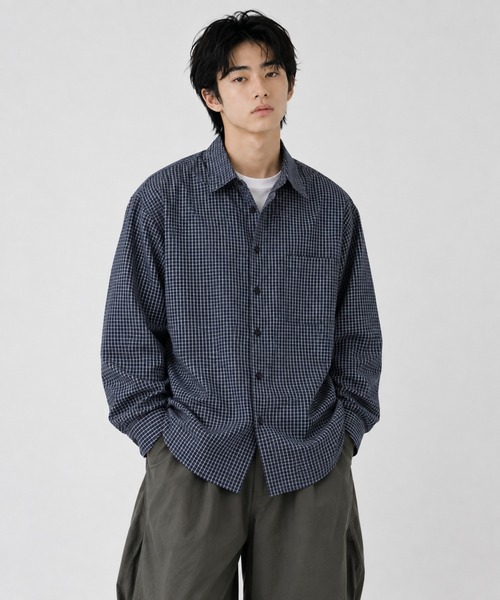 FILLIP J(フィリップジェー)の「セミオーバーサイズシャツ(Tシャツ/カットソー・メンズ・グレイッシュベージュ/ネイビー/ピンク/ブルー系その他/ダークブルー/ブルー/モカ/レッド系/ネイビー系/スカイブルー系/ダークブラウン/ベージュ/ホワイト/ブラック系1/ブラック系/ネイビー×ホワイト/ライトベージュ/ダークネイビー/ダークベージュ/チャコール/レンガ/グレイッシュブルー・LARGE/MEDIUM/X-LARGE)」の17枚目の写真