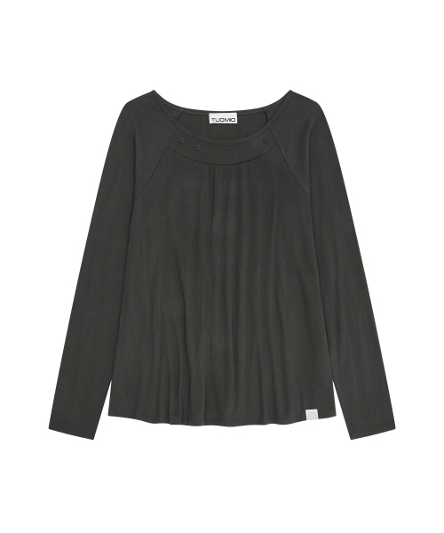 TUOMIO（トゥオミオ）の「シャーリングボタンロングスリーブ[チャコール]（Tシャツ/カットソー・レディース・その他・1/2）」の2枚目の写真