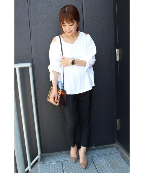 FIGARO Paris（フィガロパリ）の「肩開きVネックブラウス◆（シャツ/ブラウス・レディース・ブルー系その他/ホワイト/カーキ・38/36）」の11枚目の写真