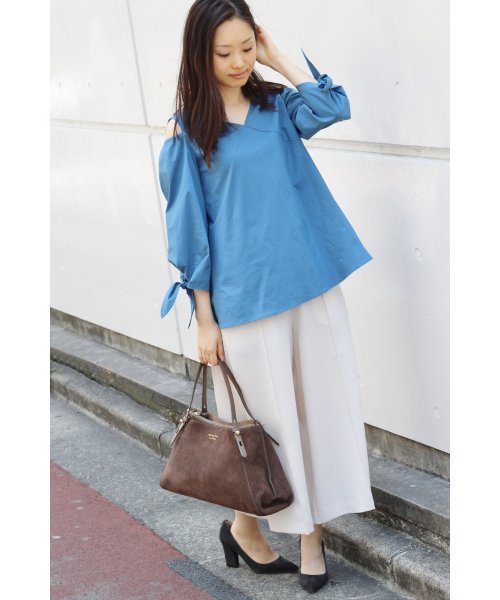 FIGARO Paris（フィガロパリ）の「肩開きVネックブラウス◆（シャツ/ブラウス・レディース・ブルー系その他/ホワイト/カーキ・38/36）」の16枚目の写真