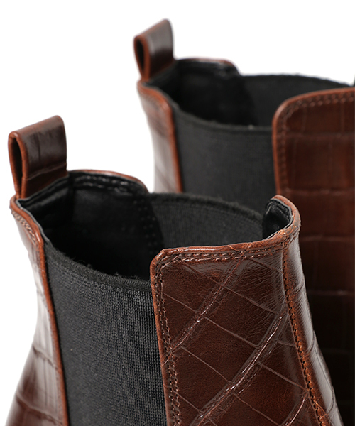 SESTO（セスト）の「チャンキーヒールのサイドゴアブーツ（ブーツ・レディース・ブラック系その他/ブラック/ブラウン系その他・3L/L/S/M/LL）」の8枚目の写真