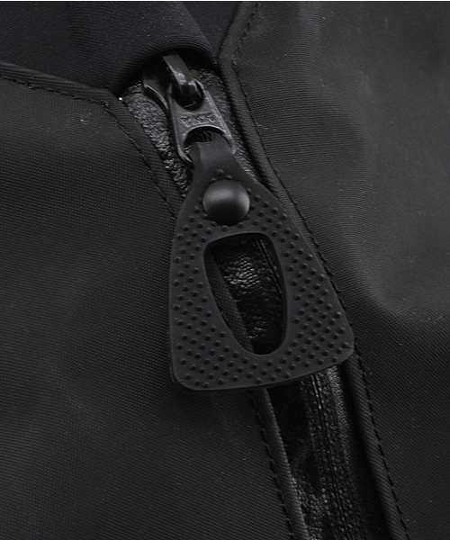 BEAMS(ビームス)の「【ARC'TERYX / ARRO 22】(バックパック/リュック・メンズ・ブラック・22リットル)」の5枚目の写真