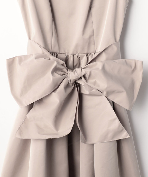 Tiara(ティアラ)の「バックリボンドレス(ワンピース・レディース・ピンクベージュ/ブラック/ネイビー・L/S/M)」の8枚目の写真