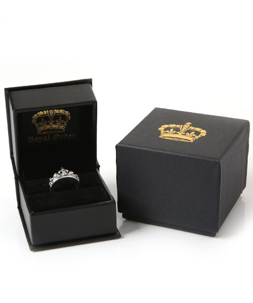 ROYAL ORDER（ロイヤルオーダー）の「TIARA RING w/ 3 CZS（リング・メンズ・シルバー・16号 US-8/18号 US-9/13号 US-6h/15号 US-7h/9号 US-4h/12号 US-6/10号 US-5）」の7枚目の写真