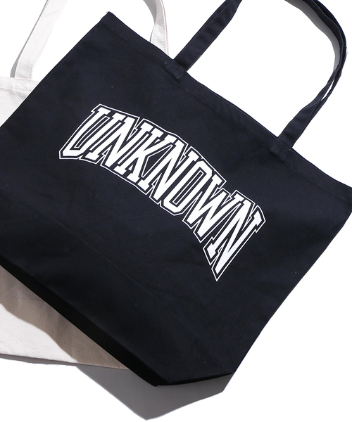 WEGO（ウィゴー）の「WEGO/アーチロゴトートバッグ（トートバッグ・メンズ・ホワイト/ブラック・FREE）」の2枚目の写真