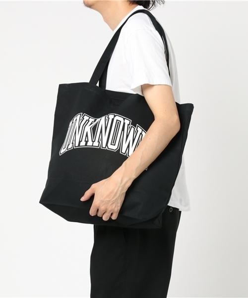 WEGO（ウィゴー）の「WEGO/アーチロゴトートバッグ（トートバッグ・メンズ・ホワイト/ブラック・FREE）」の6枚目の写真