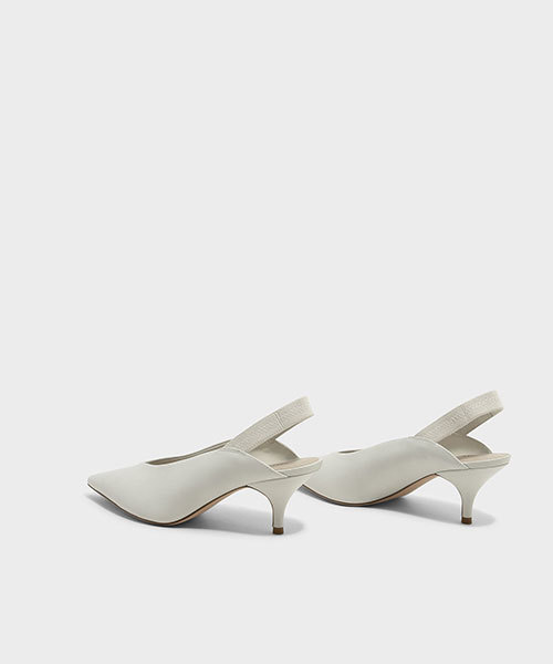 CHARLES & KEITH(チャールズ & キース)の「スリングバックブイパンプス / SLING BACK V PUMPS(パンプス・レディース・オフホワイト/レンガ/ブラック/バーガンディー・22.5cm/23.5cm/25cm/23cm/24.5cm/25.5cm)」の19枚目の写真