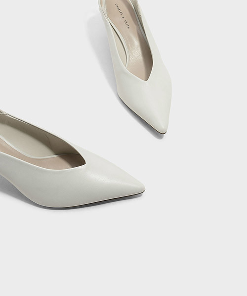 CHARLES & KEITH(チャールズ & キース)の「スリングバックブイパンプス / SLING BACK V PUMPS(パンプス・レディース・オフホワイト/レンガ/ブラック/バーガンディー・22.5cm/23.5cm/25cm/23cm/24.5cm/25.5cm)」の20枚目の写真