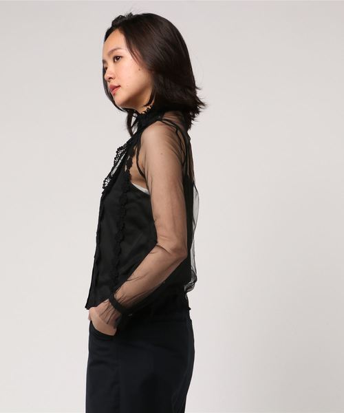 KOBE LETTUCE(コウベレタス)の「インナーキャミソール付きハイネック刺繍レースブラウス(その他トップス・レディース・オフホワイト/コーラルピンク/ブラック・FREE)」の4枚目の写真