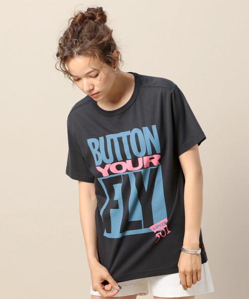 Levi's（リーバイス）の「＜LEVI’S＞BUTTON YOUR FLY グラフィックTシャツ（Tシャツ/カットソー・レディース・ダークグレー/ホワイト・SMALL）」の2枚目の写真
