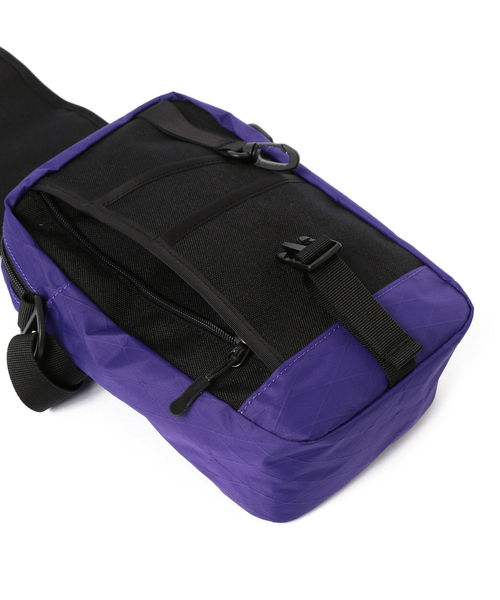 SHIPS JET BLUE(シップスジェットブルー)の「WILD THINGS×SHIPS JET BLUE: 別注 X-PAC ミニショルダーバッグ(ショルダーバッグ・メンズ・ブラック/チャコールグレー/オリーブ/パープル・ONE SIZE)」の15枚目の写真