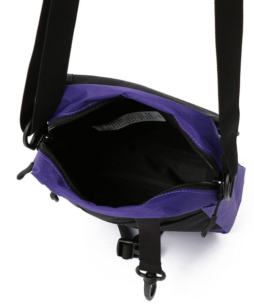 SHIPS JET BLUE(シップスジェットブルー)の「WILD THINGS×SHIPS JET BLUE: 別注 X-PAC ミニショルダーバッグ(ショルダーバッグ・メンズ・ブラック/チャコールグレー/オリーブ/パープル・ONE SIZE)」の16枚目の写真