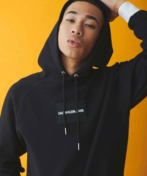 Calvin Klein Jeans(カルヴァンクラインジーンズ)の「CK ボックス ロゴ パーカー(パーカー・メンズ・ブラック/グレー/ブルー系その他・S/M/L/XL)」の6枚目の写真