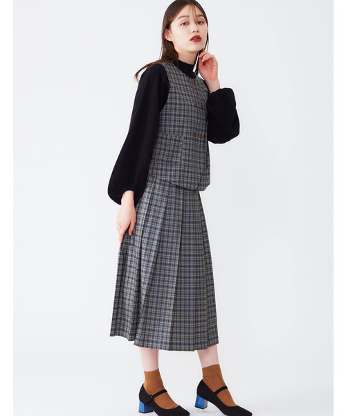 POU DOU DOU（プードゥドゥ）の「エステルレーヨンダブル釦ベスト（ベスト・レディース・レッド/キャメル/ブルー/ブラック・3）」の20枚目の写真