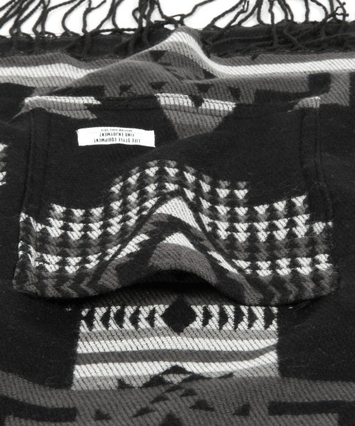 BAYFLOW（ベイフロー）の「ネイティブポンチョショール（ストール/ショール・メンズ・ブラック/ベージュ・FREE）」の10枚目の写真