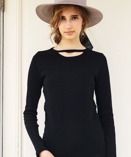 ALEXIA STAM（アリシアスタン）の「Cut Out Neck Waffle Top/カットアウトネックワッフルトップ（Tシャツ/カットソー・レディース・ブラック/グレー/アイボリー・FREE）」の2枚目の写真