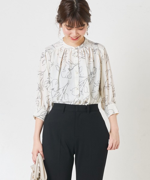 natural couture（ナチュラルクチュール）の「【WEB限定】とろみサテンパール釦ブラウス（シャツ/ブラウス・レディース・ベージュ/ネイビー/アイボリー/ライトグレー/その他1/その他2・FREE）」の5枚目の写真
