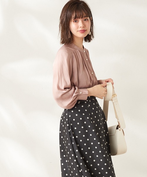 natural couture（ナチュラルクチュール）の「【WEB限定】とろみサテンパール釦ブラウス（シャツ/ブラウス・レディース・ベージュ/ネイビー/アイボリー/ライトグレー/その他1/その他2・FREE）」の12枚目の写真