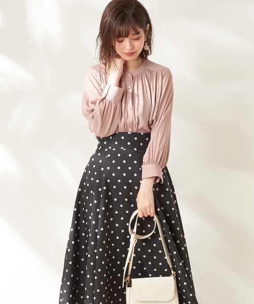 natural couture（ナチュラルクチュール）の「【WEB限定】とろみサテンパール釦ブラウス（シャツ/ブラウス・レディース・ベージュ/ネイビー/アイボリー/ライトグレー/その他1/その他2・FREE）」の11枚目の写真