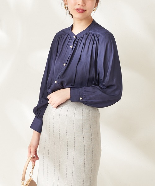 natural couture（ナチュラルクチュール）の「【WEB限定】とろみサテンパール釦ブラウス（シャツ/ブラウス・レディース・ベージュ/ネイビー/アイボリー/ライトグレー/その他1/その他2・FREE）」の15枚目の写真