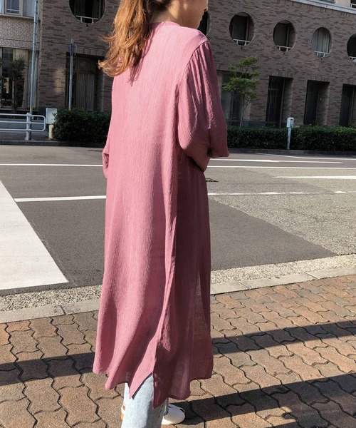 KOBE LETTUCE（コウベレタス）の「タック袖楊柳シアーロングシャツ（シャツワンピース・レディース・ピンク系その他/ライトグレー/ベージュ系その他・FREE）」の3枚目の写真