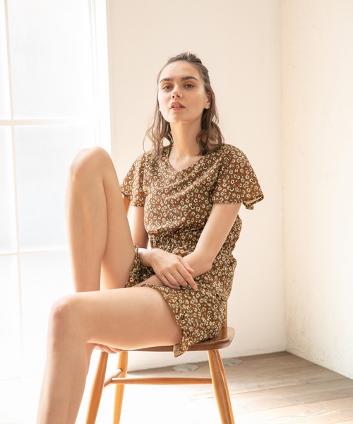 bijorie（ビジュリィ）の「【bijorie】パットつきフラワープリントのブラウス（ルームウェア/パジャマ・レディース・ブラウン/カーキ・ONESIZE）」の11枚目の写真