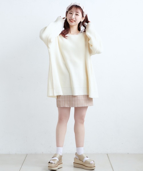 one after another NICE CLAUP（ワンアフターアナザーナイスクラップ）の「厚底ライン入り サンダル（サンダル・レディース・ゴールド・SMALL/MEDIUM/LARGE）」の2枚目の写真