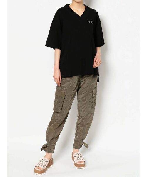 THE DAYZ TOKYO（ザデイズトーキョー）の「【THE DAYZ TOKYO】VネックドロップTシャツ（Tシャツ/カットソー・レディース・オフホワイト/ブラック/ミント・FREE）」の17枚目の写真