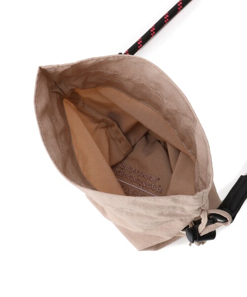 SHOO・LA・RUE（シューラルー）の「◆NtFミニ巾着ショルダーバッグ（ショルダーバッグ・レディース・キャメル/ベージュ/ブラック/ライトパープル・00）」の6枚目の写真