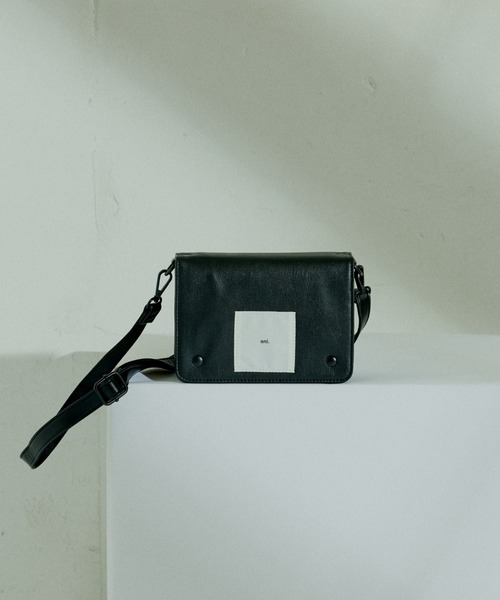 Daily russet（デイリー ラシット）の「【ani.】フラップショルダーバッグ（ショルダーバッグ・レディース・ブラック/ベージュ・FREE）」の4枚目の写真